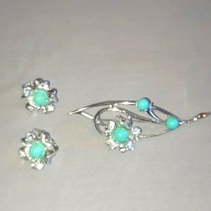 Vintage/signed Sarah Coventry brooch/earring set